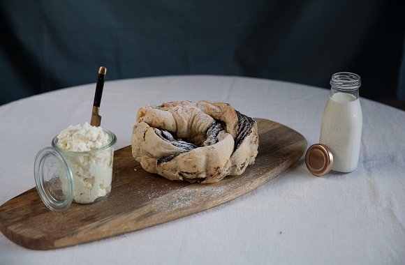 Kringel s povidlovým tvarohem